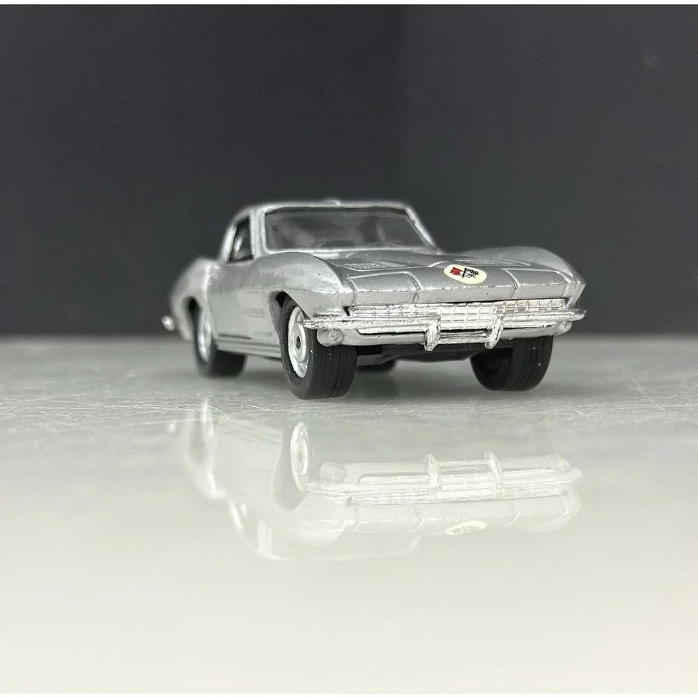 MC Toy Die Cast 1963 '63 Split Window SWC Corvette 1/38 Scale Pull Back Silver